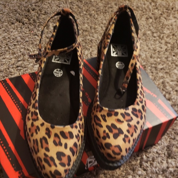 Shoes - BRAND NEW WITH TAG TUK leopard strap creeper